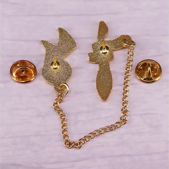 The Nimbus 2000 Broomstick Harry Potter Enamel Pins 274-1 - Picture 2 of 2